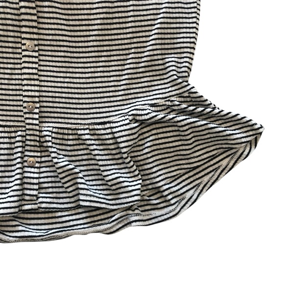 NWOT Art-Class Off-the-Shoulder Black White Striped Button Down Peplum S/S Top - Picture 16 of 16